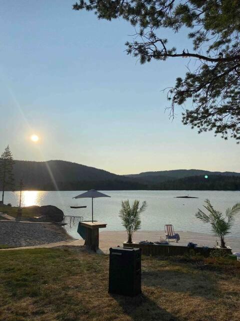 Fin, Enkel Leilighet Med Nydelig Strand I Naerheten Apartment Amdals Verk Bagian luar foto